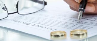 GB08_signingDivorce_id643090688
