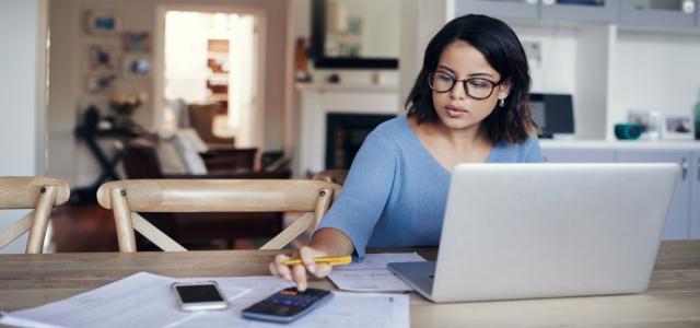 ED-Core-08_woman_at_desk_iStock-875247422