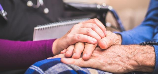 GB-Core-08_hospice-nurse-visiting-id895085358