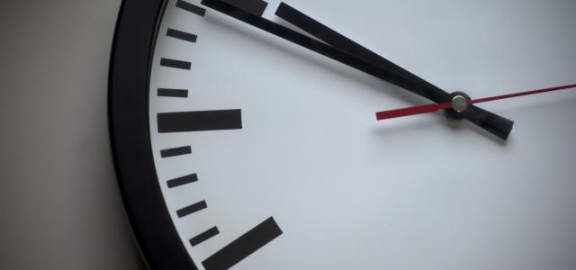analogue-classic-clock-280264